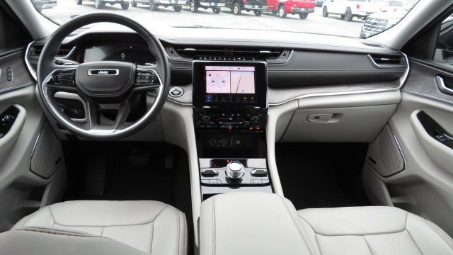 Used 2022 Jeep Grand Cherokee Overland image 9