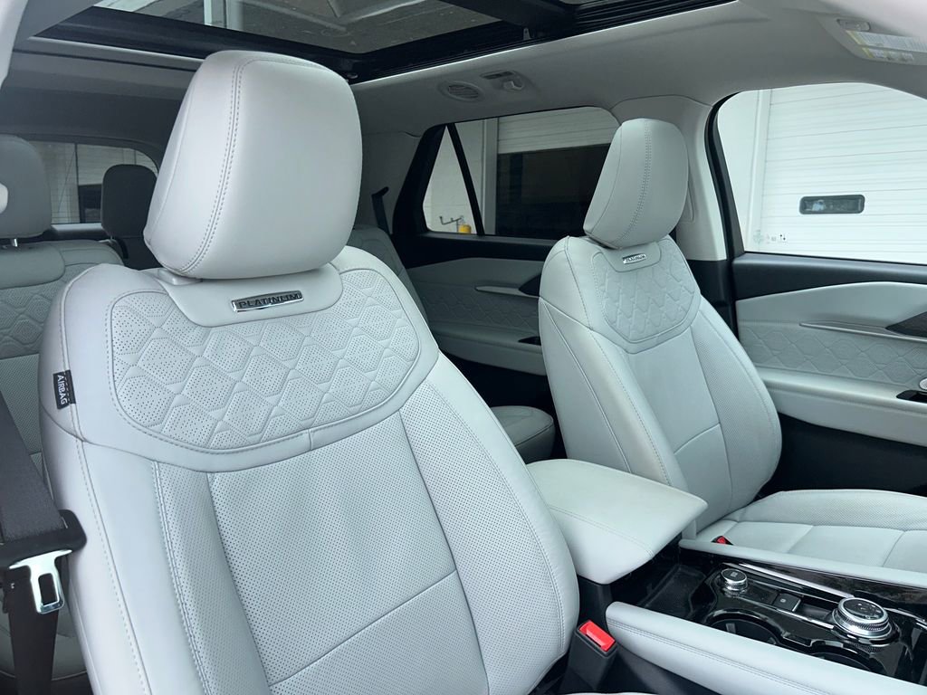 Certified 2025 Ford Explorer Platinum w/ Ultimate Package AWD/4WD image 16