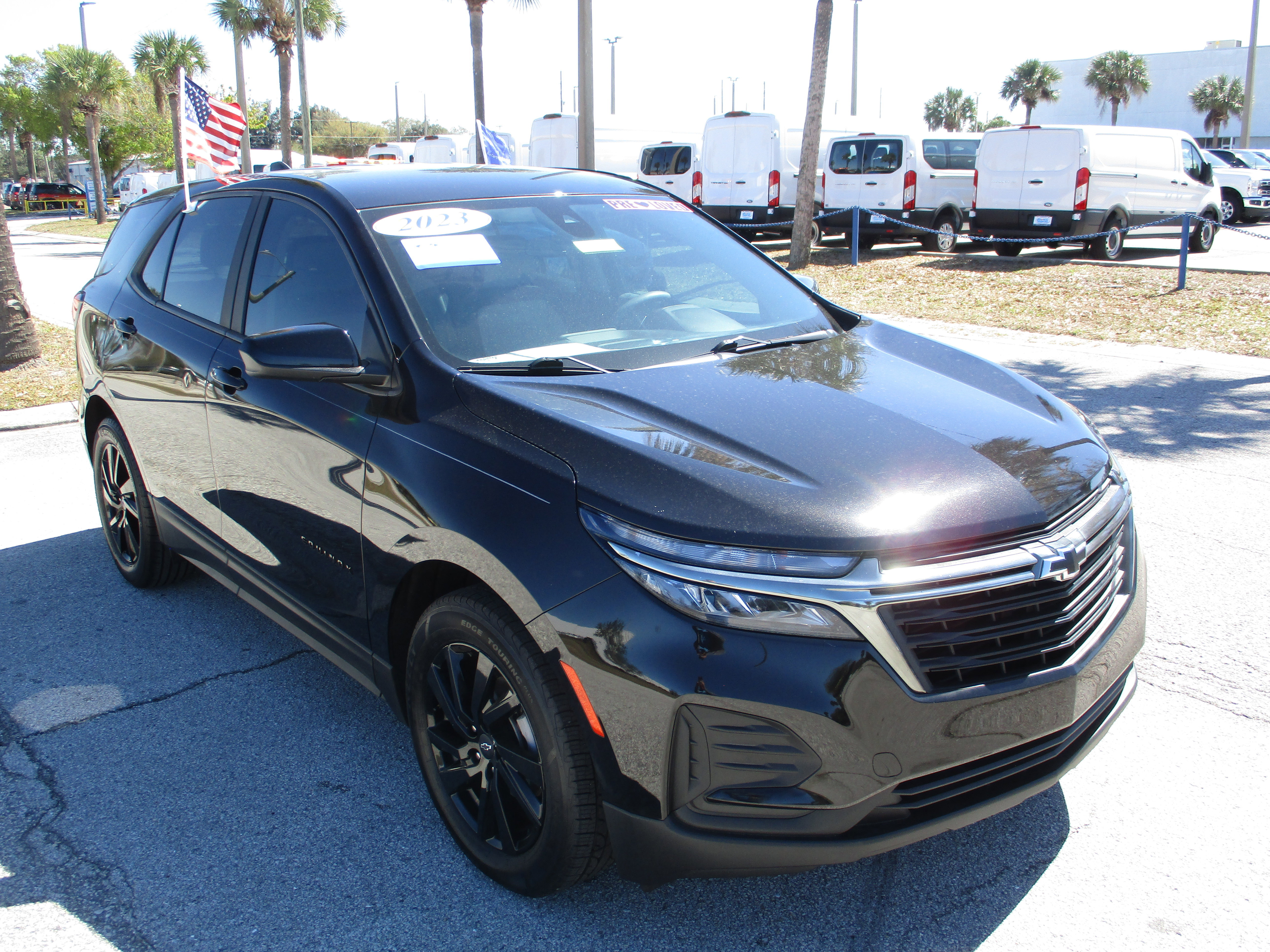 Used 2023 Chevrolet Equinox LS w/ Midnight Edition image 7