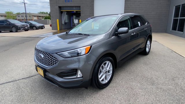 Certified 2023 Ford Edge SEL w/ Convenience Package AWD/4WD image 5