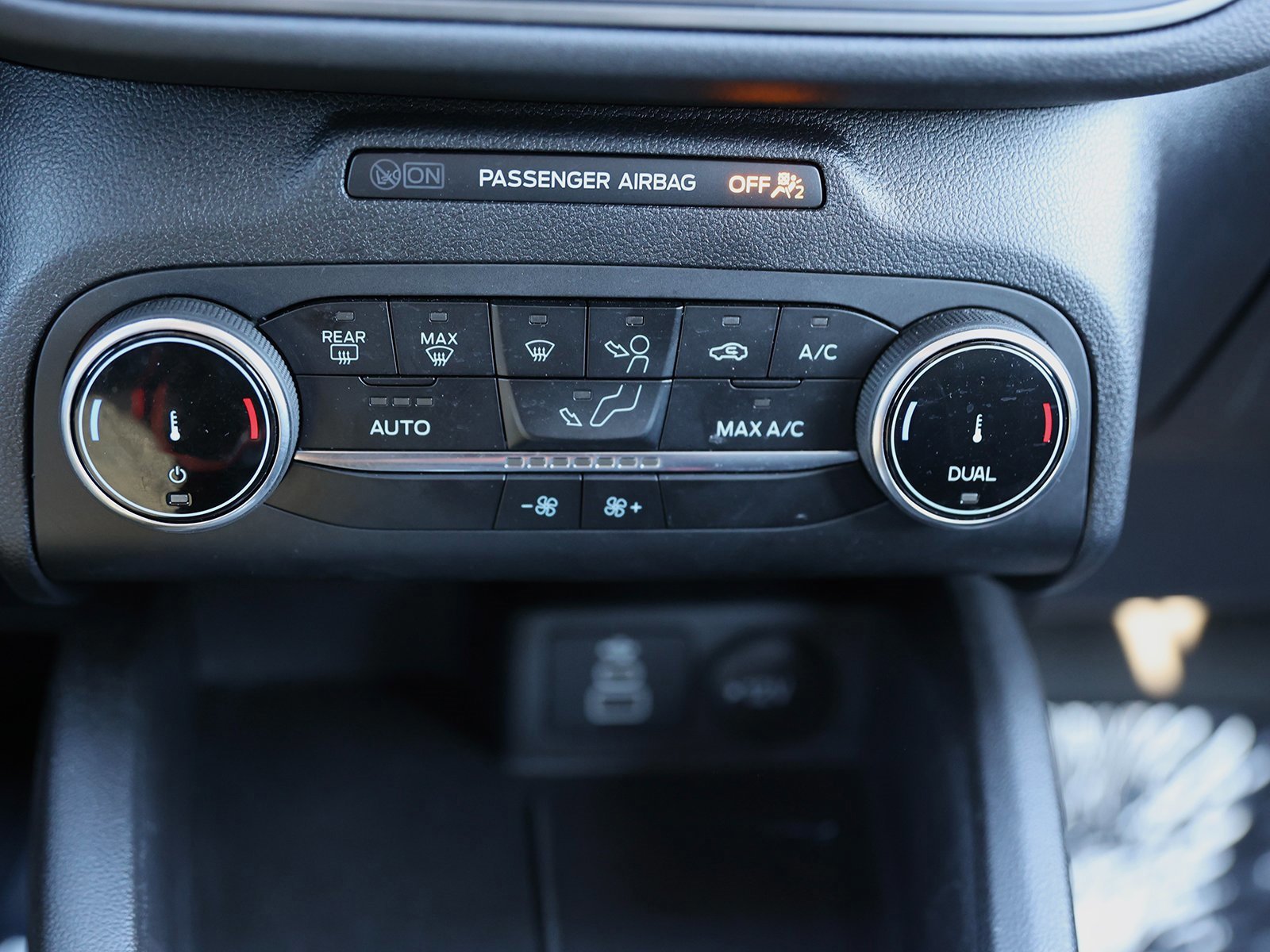 Certified 2025 Ford Escape Active image 27