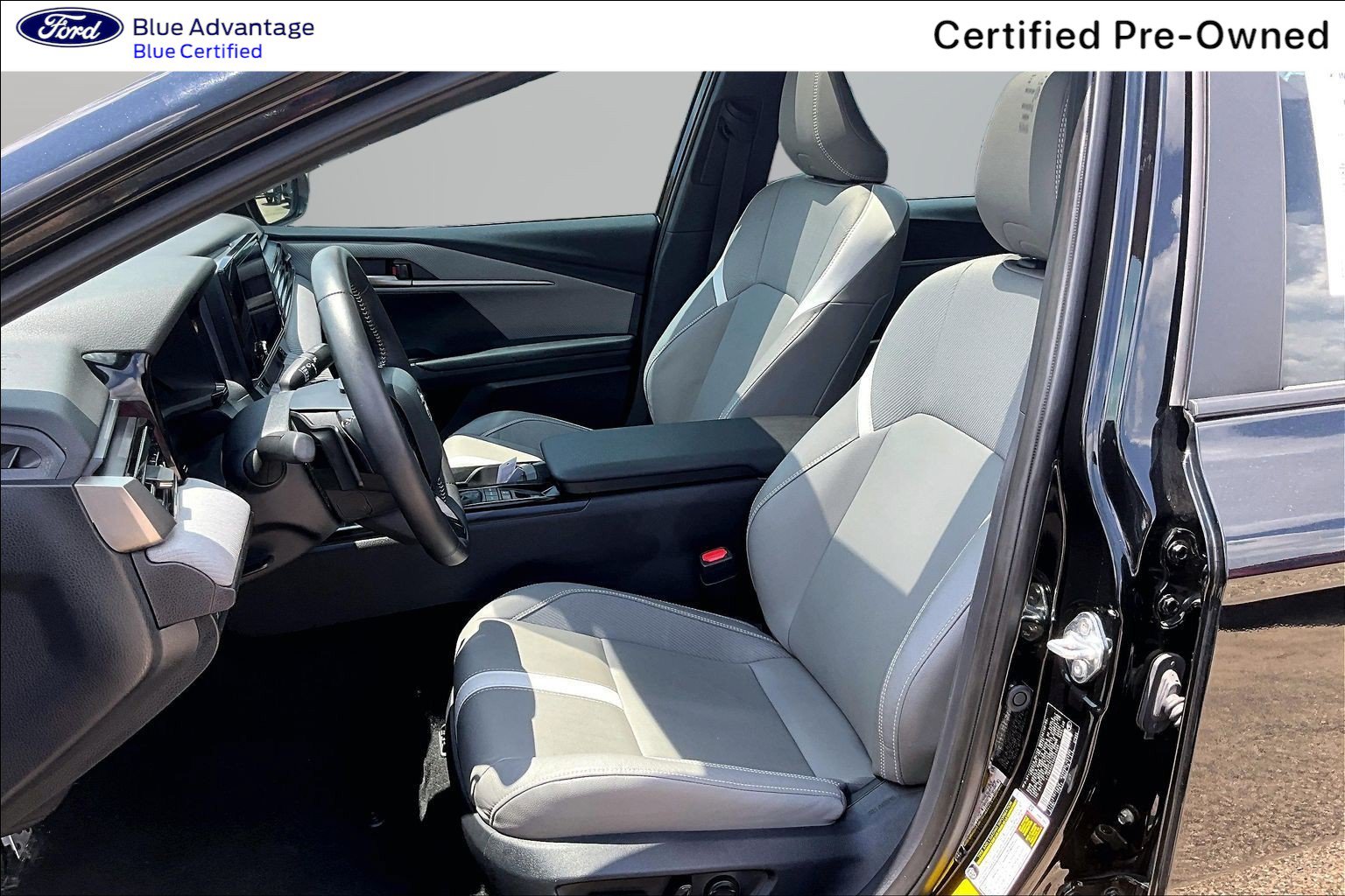 Used 2025 Toyota Camry SE w/ Convenience Package FWD image 16