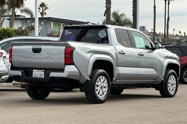 Used 2025 Toyota Tacoma SR5 image 3