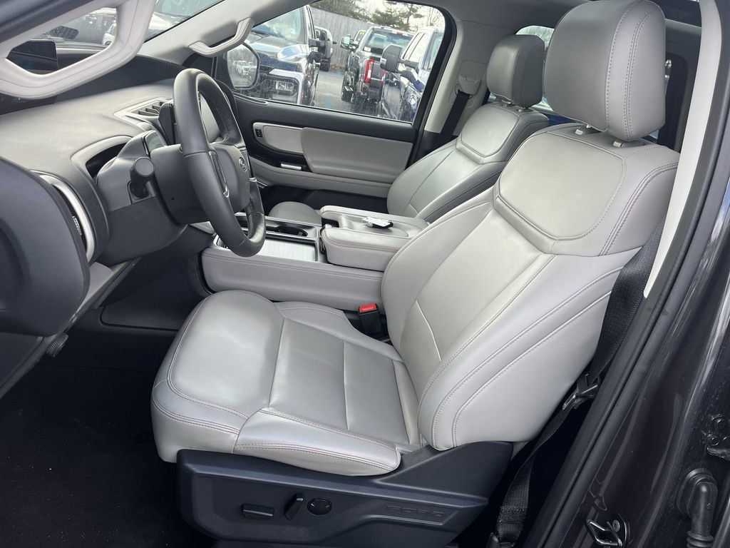 Certified 2025 Ford Expedition Max Active AWD/4WD image 6