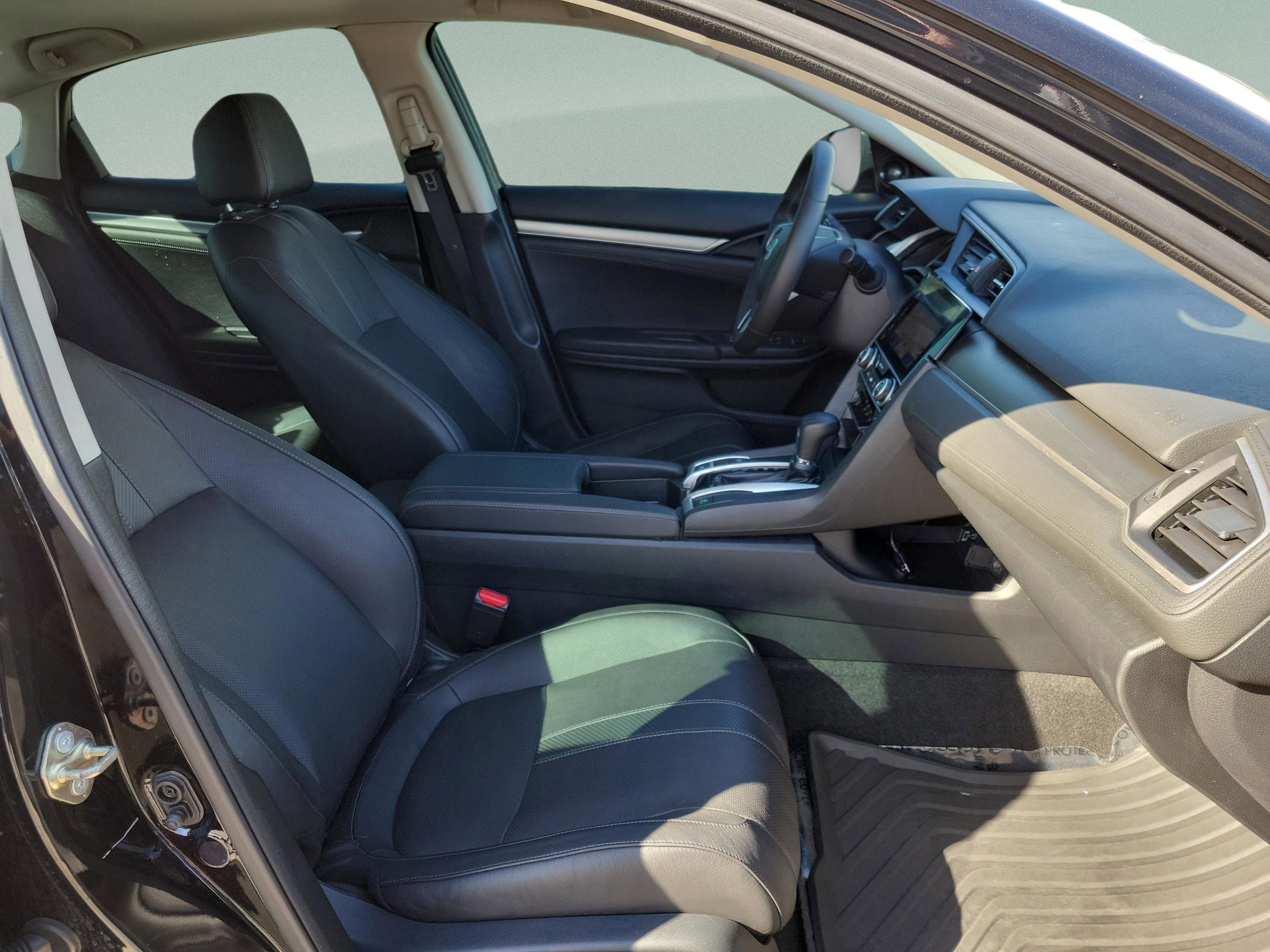 Used 2017 Honda Civic Touring image 31