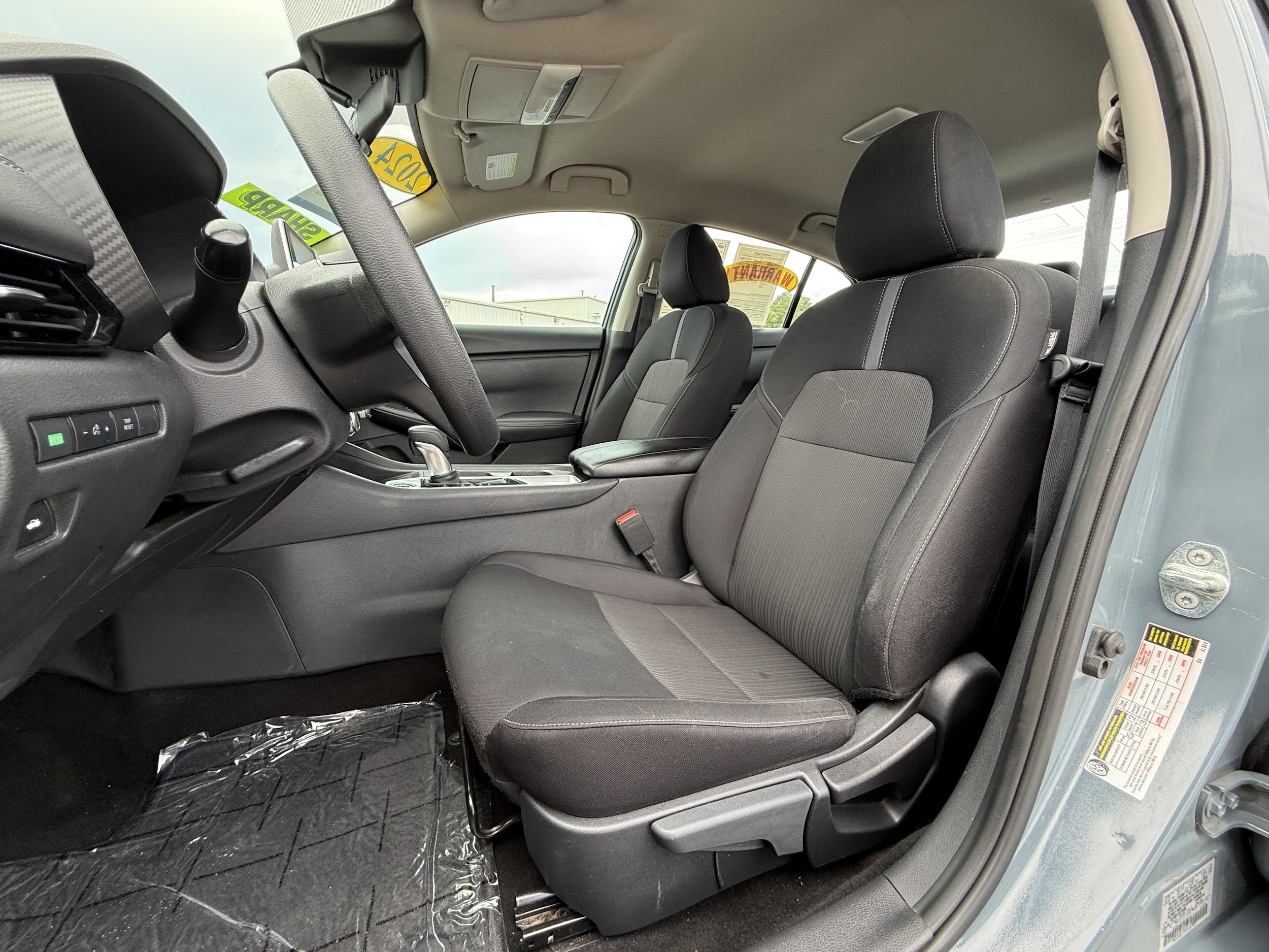 Used 2024 Nissan Sentra SV FWD image 10