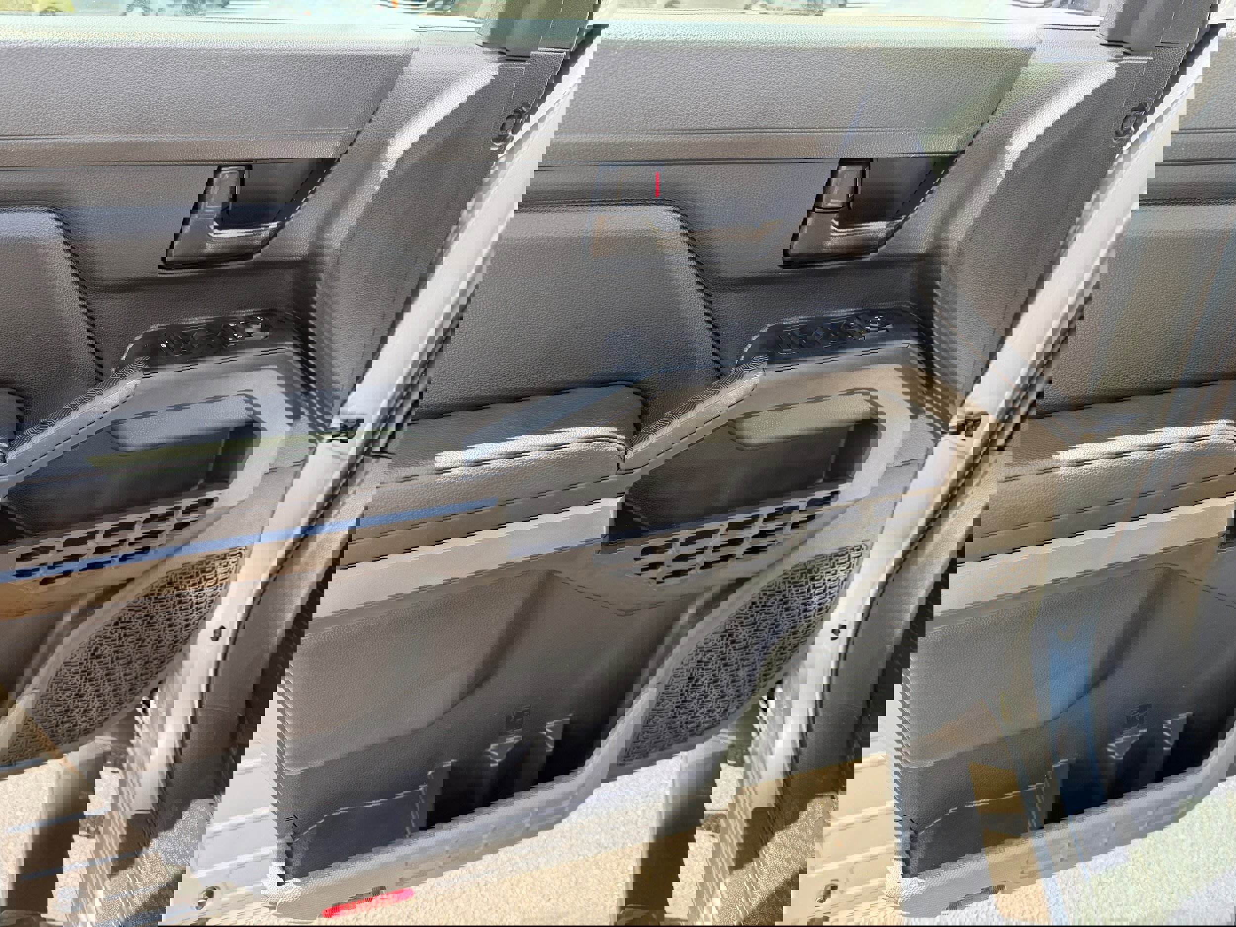 Used 2025 Toyota Tacoma SR5 image 21