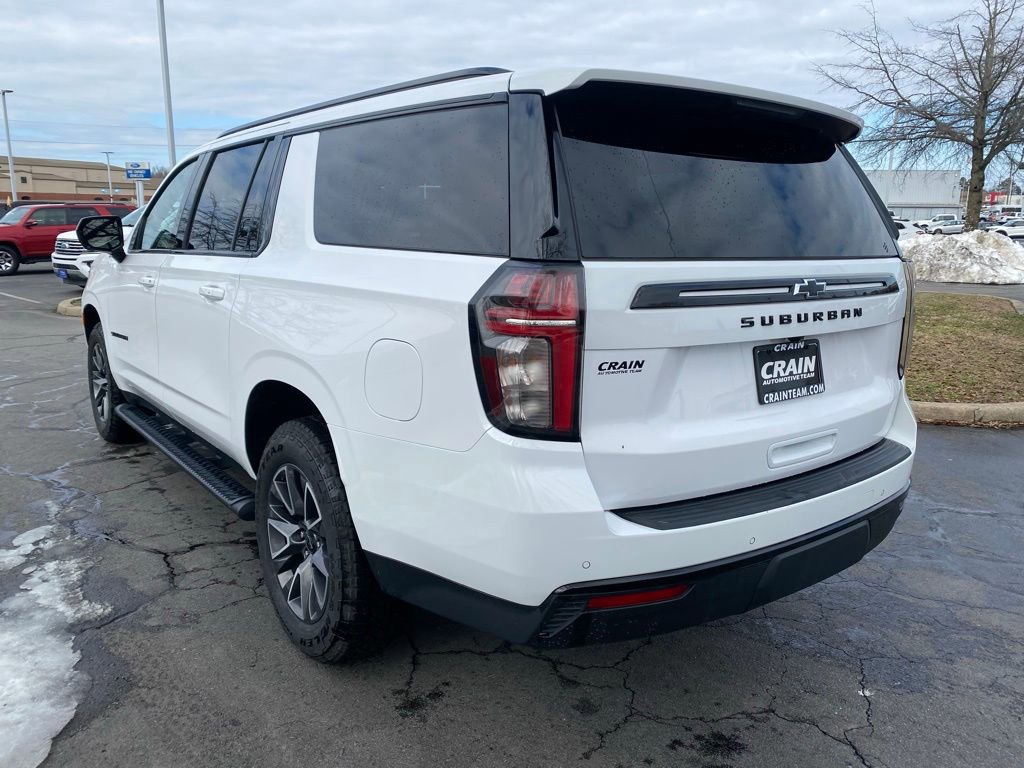 Used 2023 Chevrolet Suburban Z71 image 3