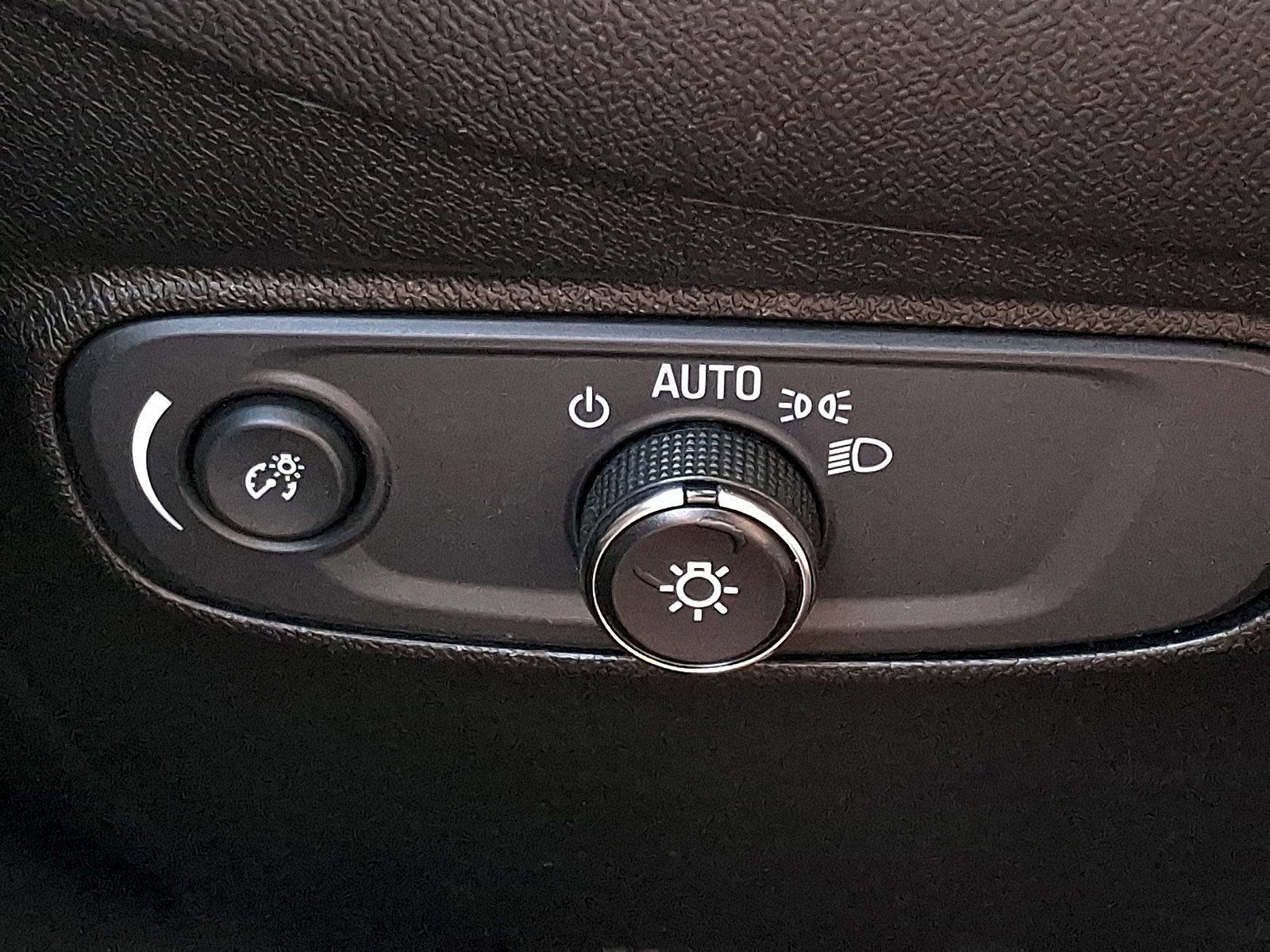 Used 2020 Chevrolet Equinox LT image 25