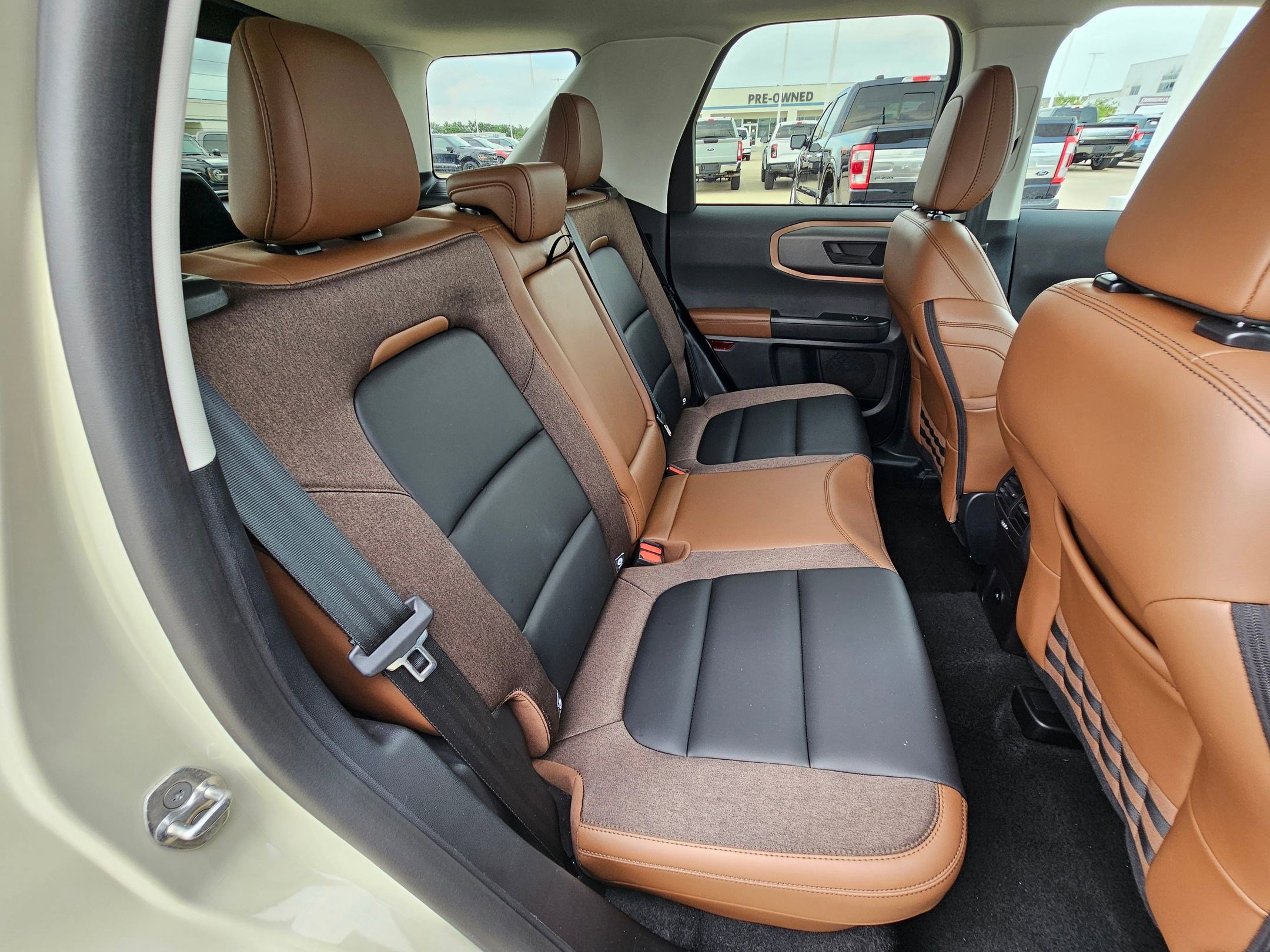 Certified 2025 Ford Bronco Sport Outer Banks w/ Outer Banks Tech Package+ AWD/4WD image 32