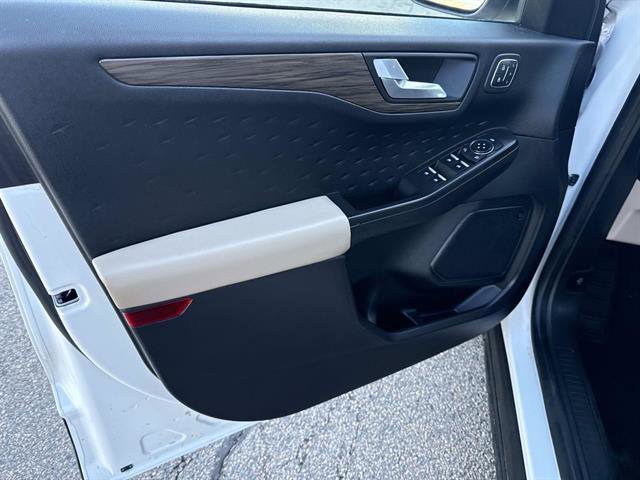 Certified 2020 Ford Escape Titanium image 18