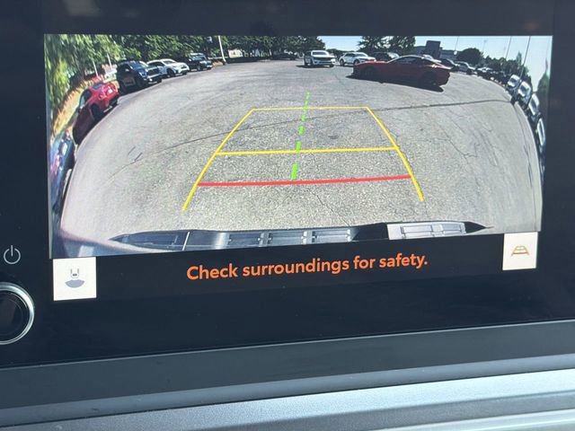 Used 2025 Toyota Tacoma SR5 AWD/4WD image 16