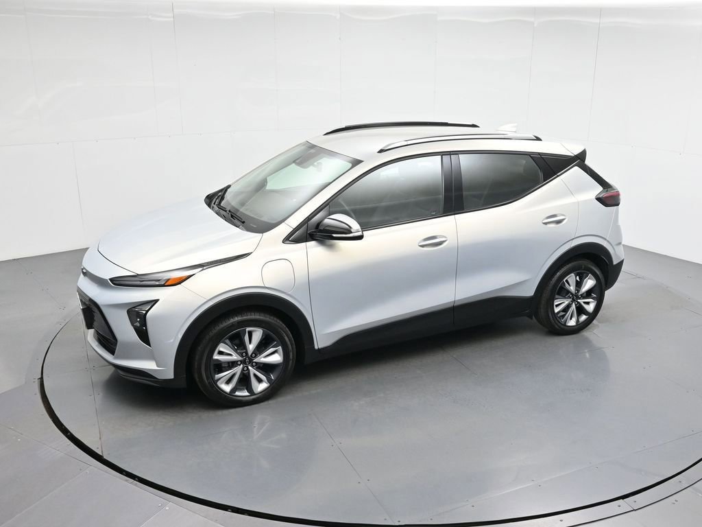 Used 2022 Chevrolet Bolt EUV LT w/ Convenience Package image 27