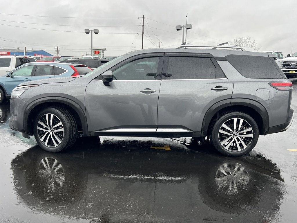 Used 2023 Nissan Pathfinder Platinum image 5