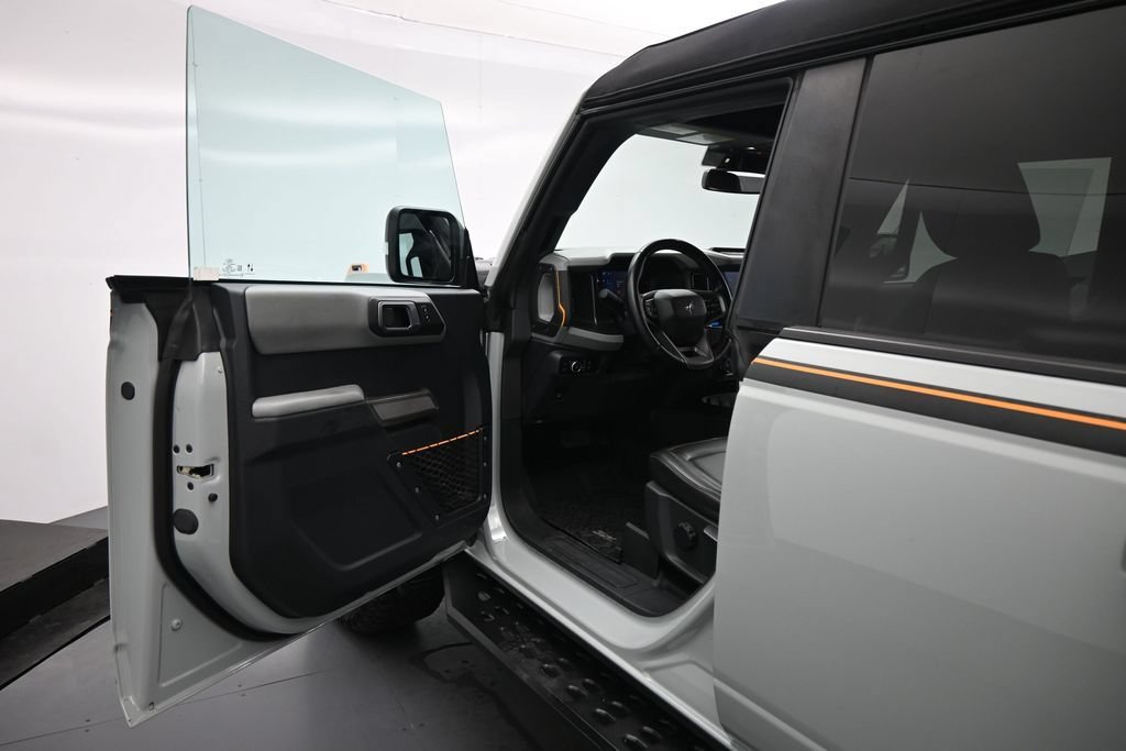 Certified 2023 Ford Bronco Badlands w/ Sasquatch Package AWD/4WD image 9