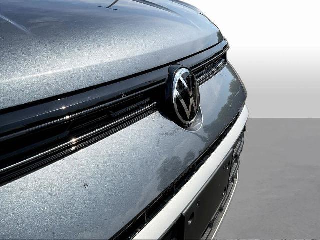 Used 2025 Volkswagen Taos SE AWD/4WD image 34
