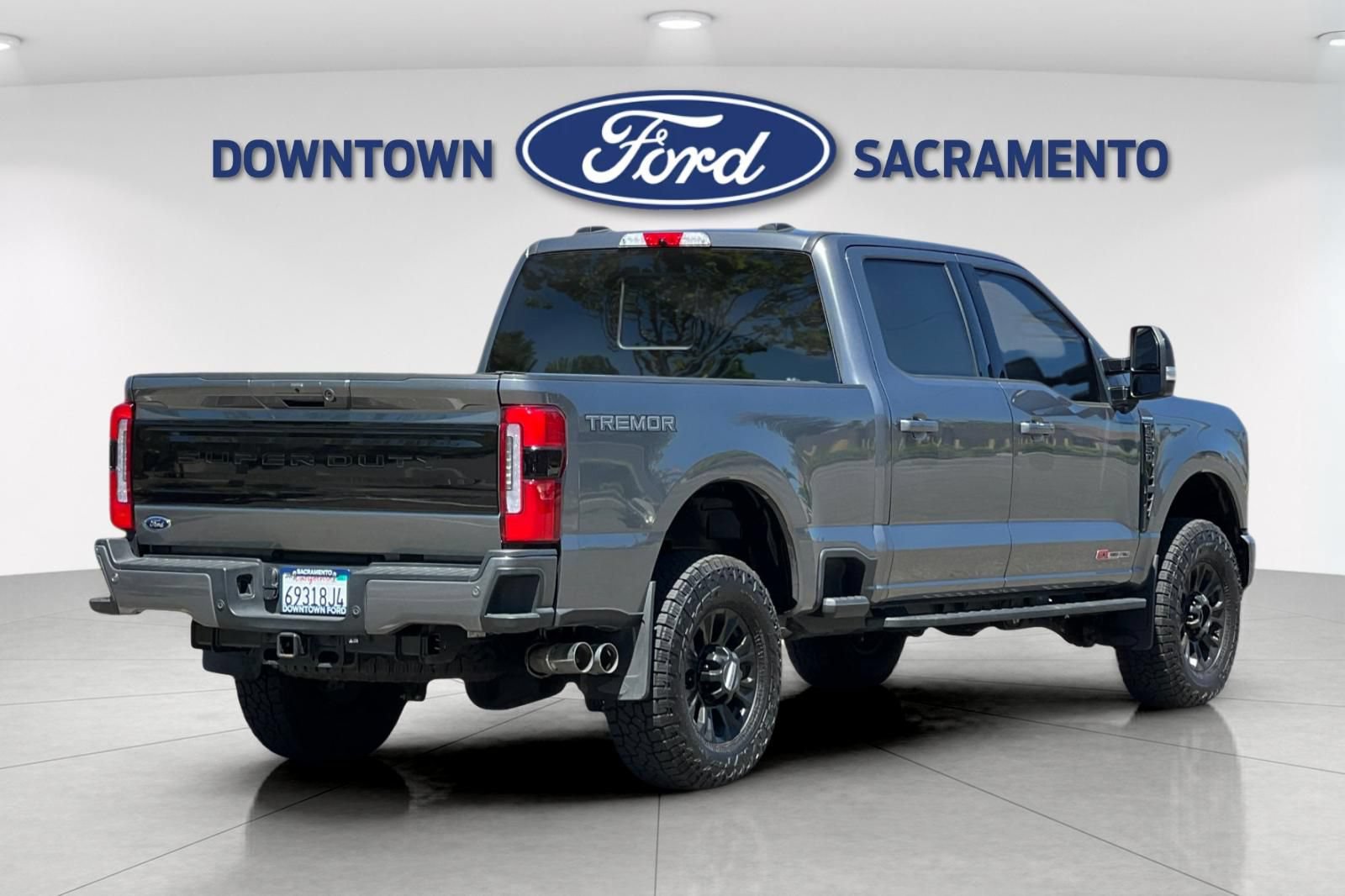 Certified 2025 Ford F250 Platinum w/ Tremor Off-Road Package AWD/4WD image 3