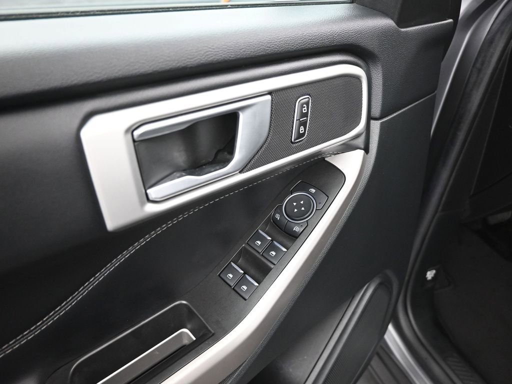 Certified 2023 Ford Explorer XLT image 16