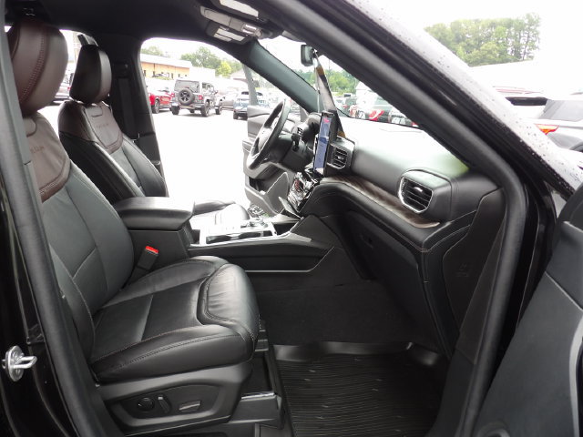 Certified 2023 Ford Explorer Platinum w/ Technology Package RWD image 32