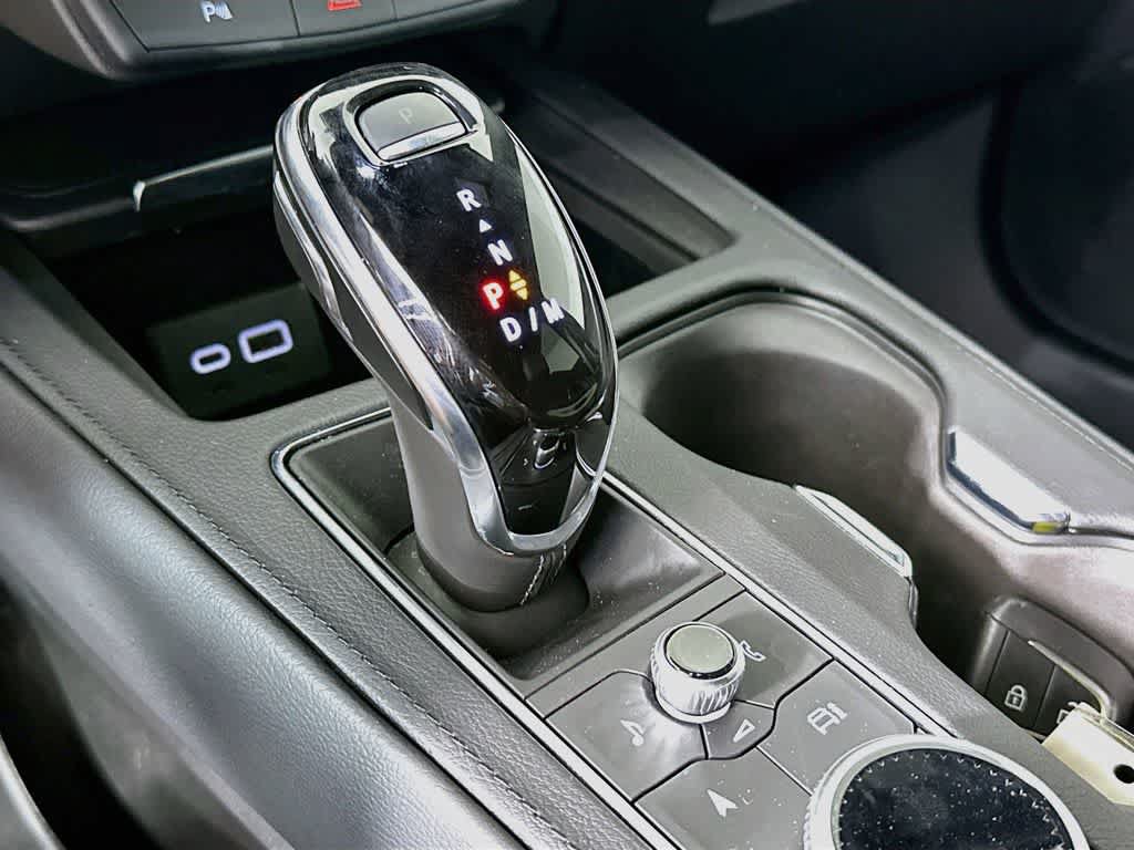 Used 2025 Cadillac XT4 Premium Luxury FWD image 19