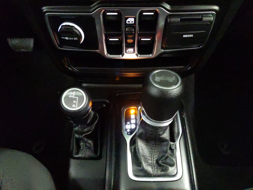 Used 2023 Jeep Wrangler Unlimited Sport AWD/4WD image 9