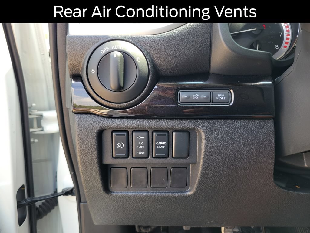 Used 2017 Nissan Titan SV AWD/4WD image 32
