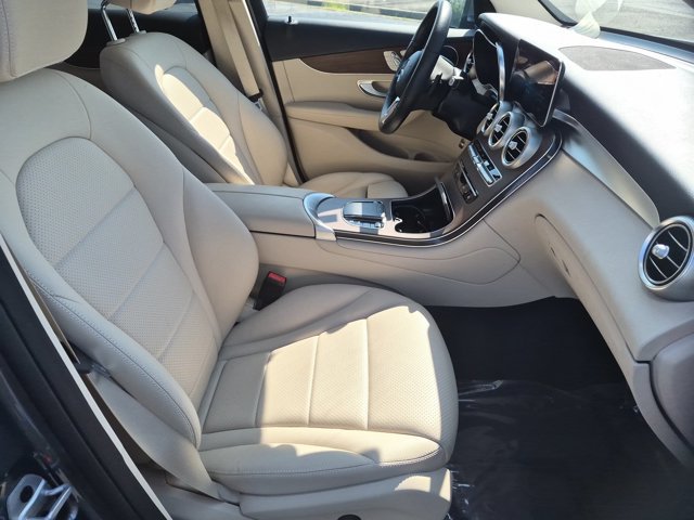 Used 2022 Mercedes-Benz GLC 300 4MATIC w/ Premium Package Lite image 34