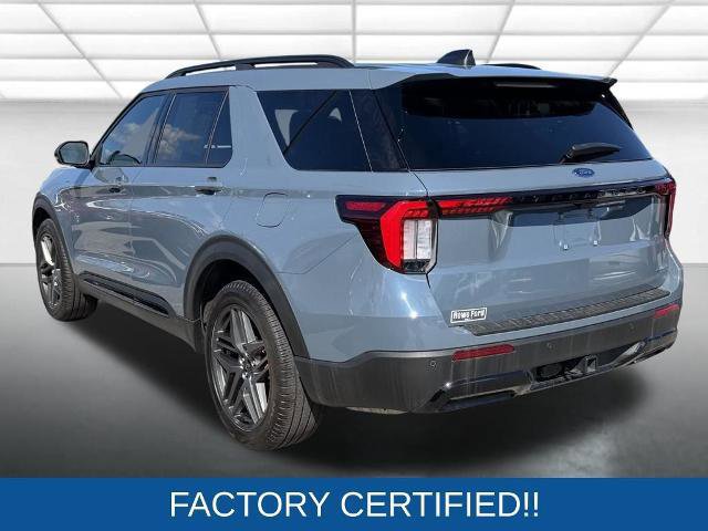 Certified 2025 Ford Explorer ST-Line w/ ST-Line Street Pack image 2