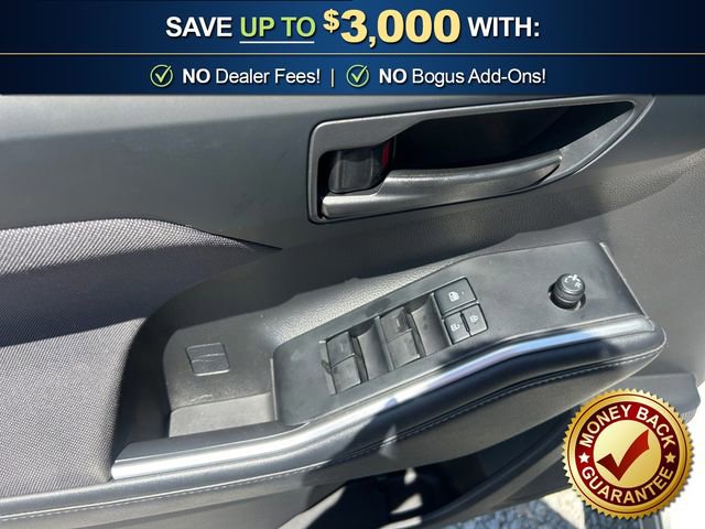 Used 2022 Toyota Highlander LE FWD image 16