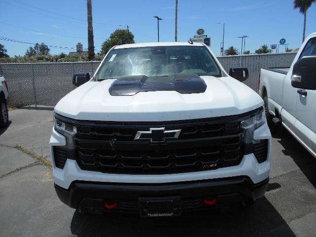 Used 2023 Chevrolet Silverado 1500 LT Trail Boss w/ Convenience Package II AWD/4WD image 2