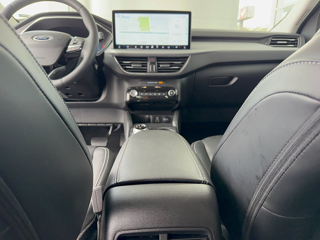 Certified 2024 Ford Escape Platinum AWD/4WD image 29