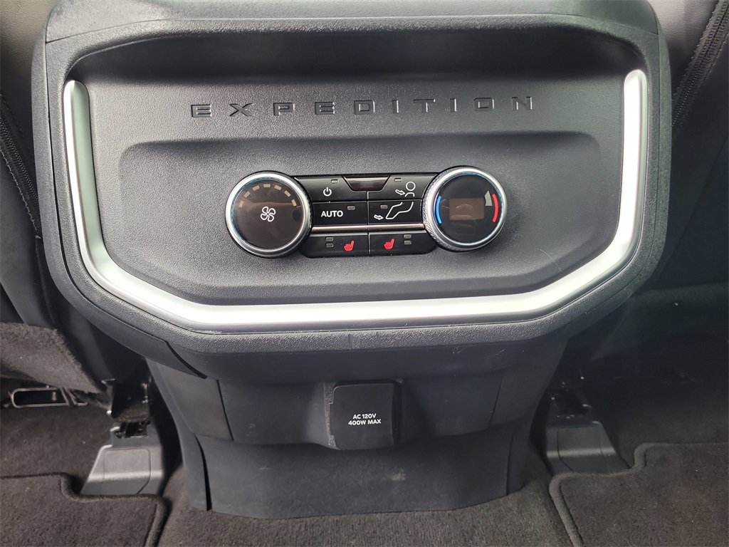 Certified 2025 Ford Expedition Max Platinum image 17