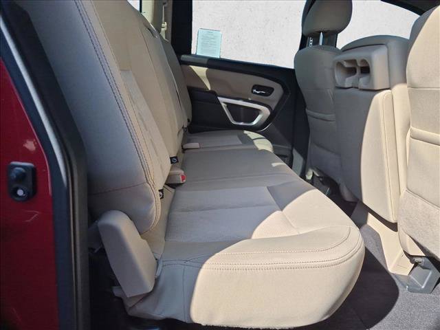 Used 2017 Nissan Titan SV RWD image 16