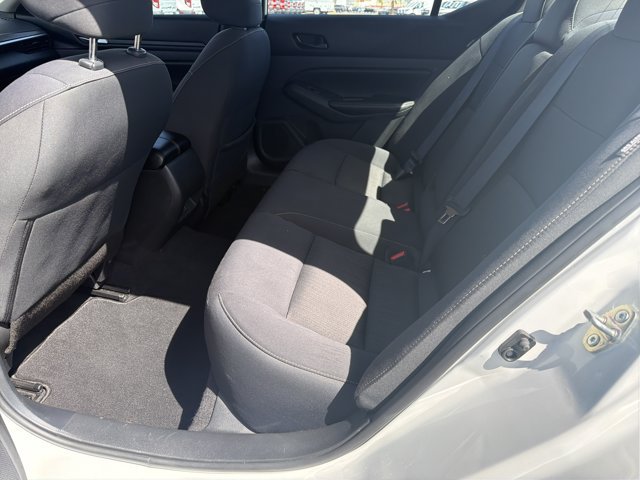 Used 2025 Nissan Altima 2.5 SV FWD image 11