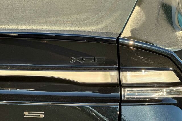 Used 2025 Toyota Prius XSE 5D Hatchback image 22