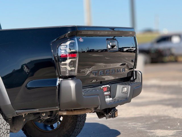 Used 2023 Toyota Tacoma TRD Off-Road AWD/4WD image 11