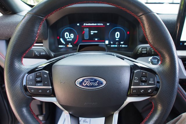 Certified 2025 Ford Explorer ST-Line w/ Premium Package AWD/4WD image 26