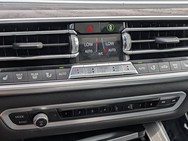 Used 2019 BMW X7 xDrive40i w/ Cold Weather Package AWD/4WD image 21
