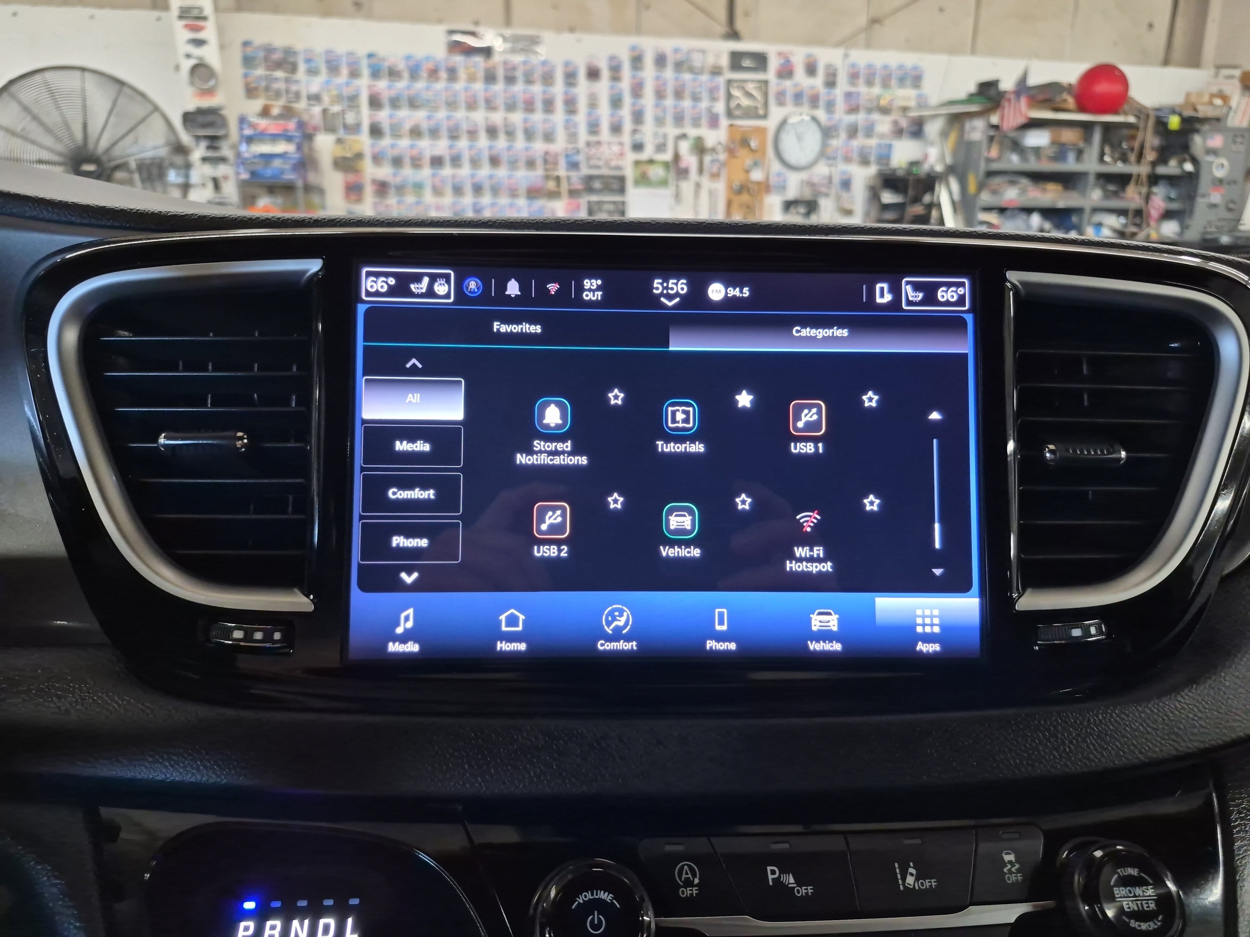 Used 2025 Chrysler Pacifica Select FWD image 37