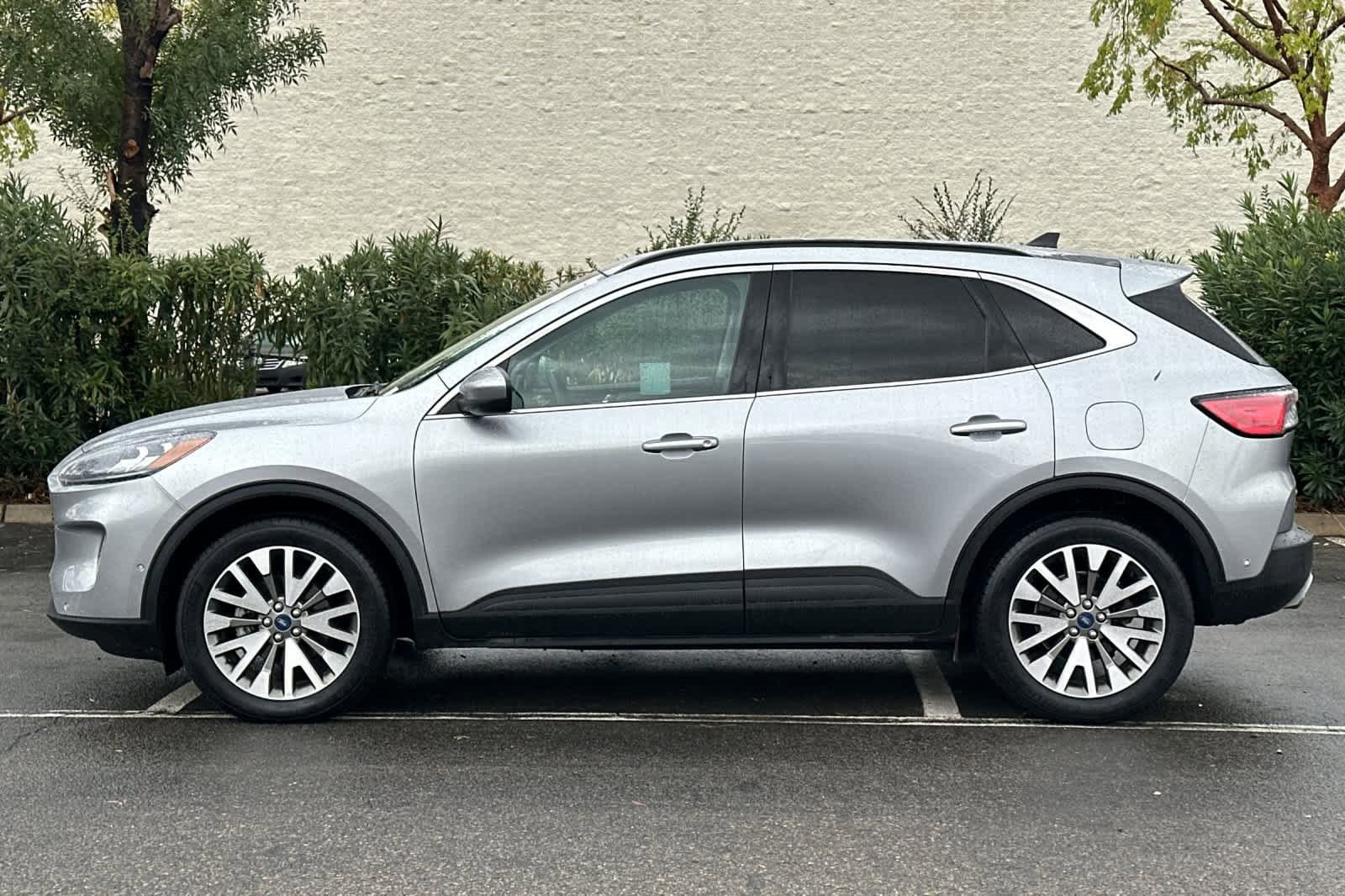 Certified 2021 Ford Escape Titanium w/ Class II Trailer Tow Package image 2