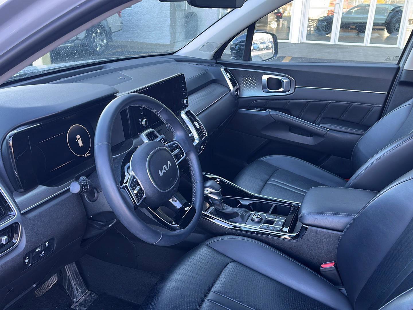 Used 2023 Kia Sorento SX image 9