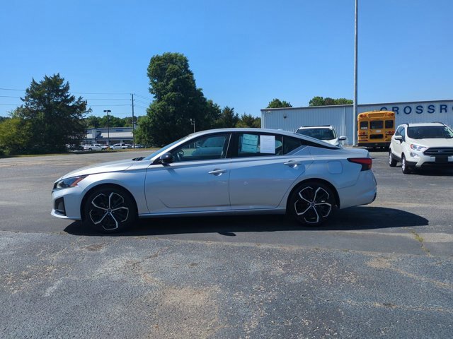 Used 2024 Nissan Altima 2.5 SR FWD image 7