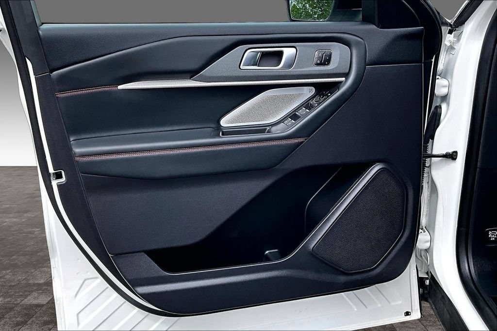 Certified 2025 Ford Explorer ST AWD/4WD image 12
