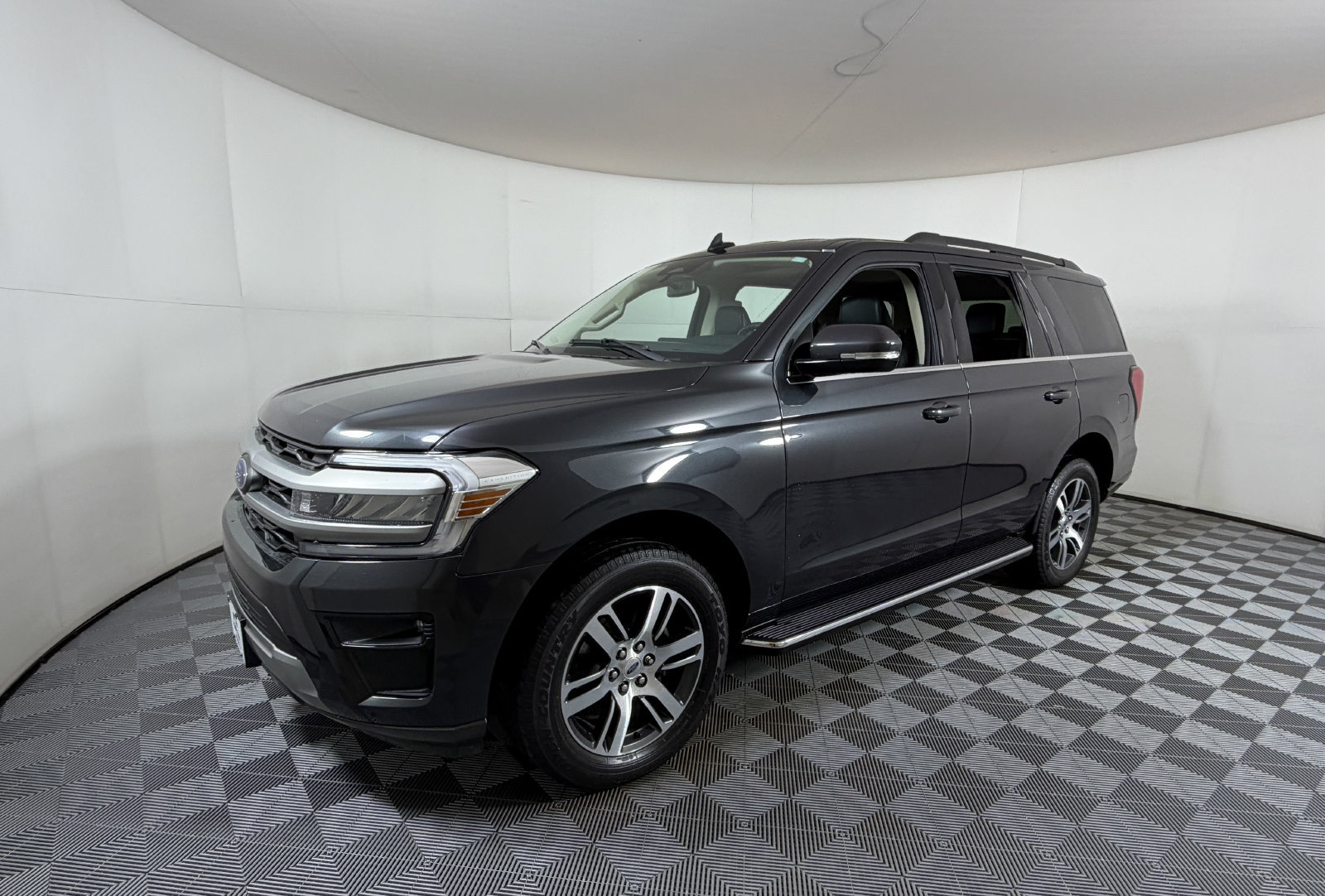 Certified 2023 Ford Expedition XLT RWD image 2