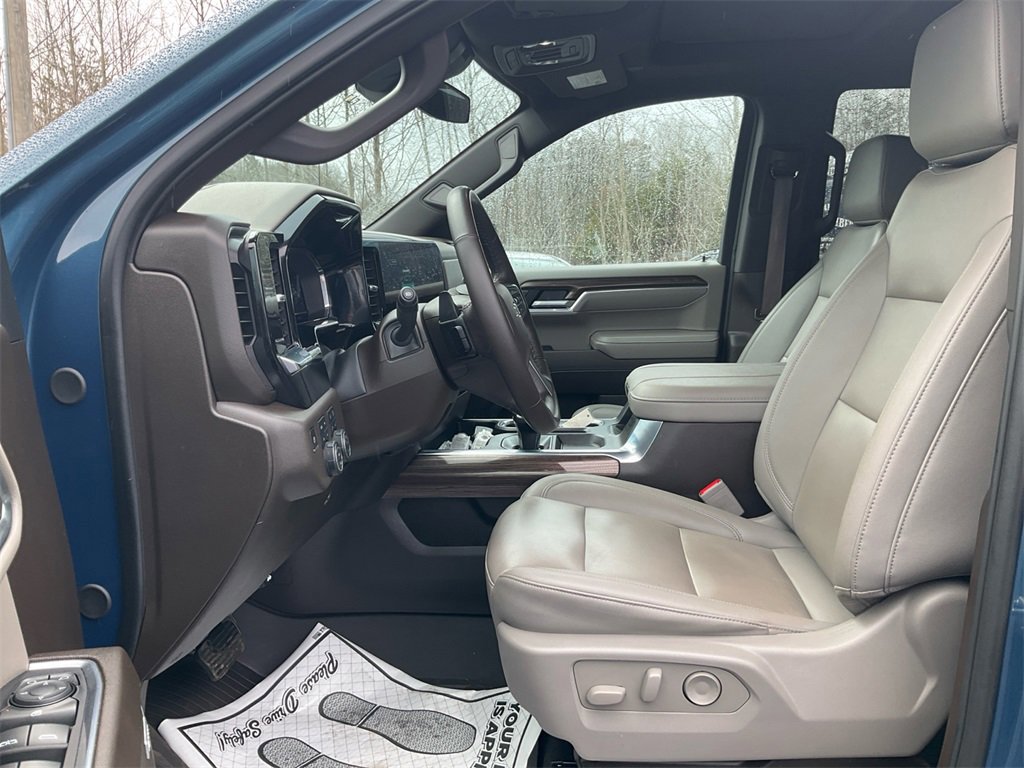 Used 2024 Chevrolet Silverado 1500 LT Trail Boss w/ LT Trail Boss Premium Package image 16