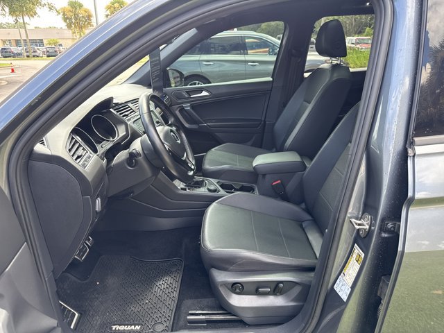 Used 2020 Volkswagen Tiguan SE R-Line AWD/4WD image 14
