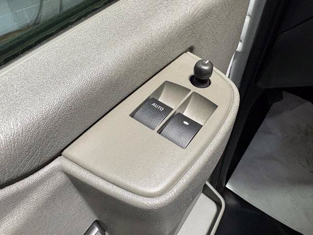 Used 2025 Chevrolet Express 2500 w/ Driver Convenience Package RWD image 21