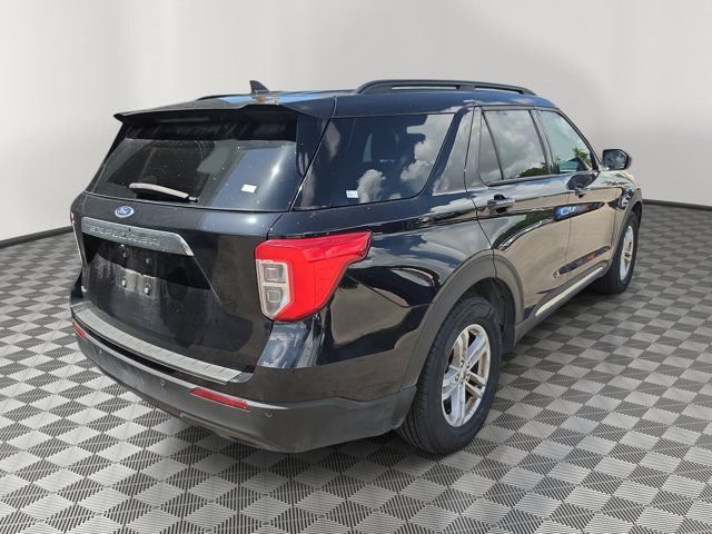 Certified 2023 Ford Explorer XLT RWD image 4