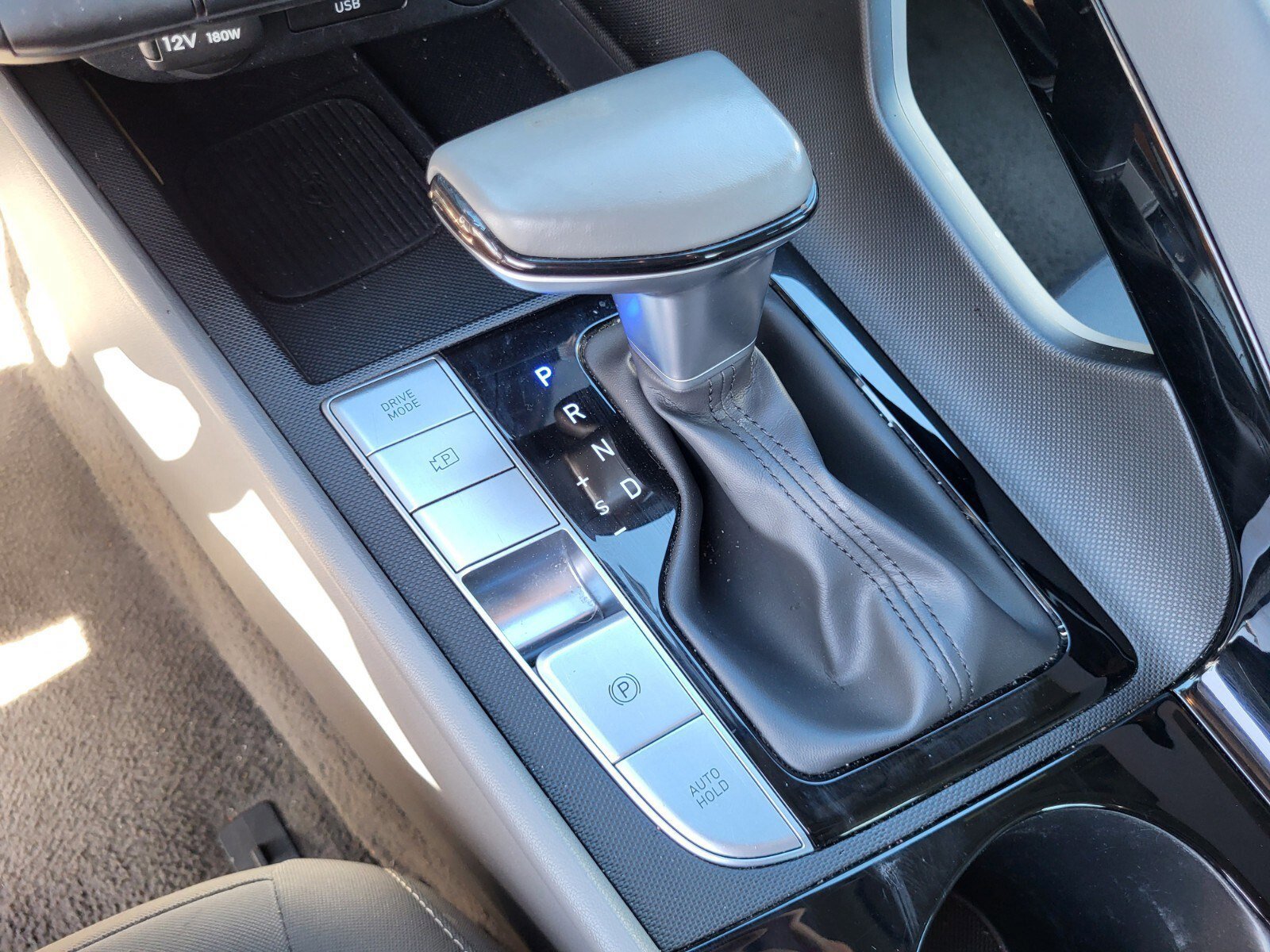 Used 2025 Hyundai Elantra SEL image 24