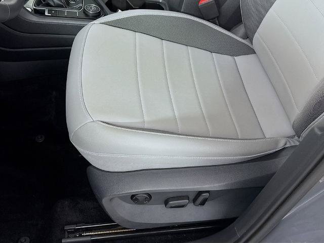 Used 2023 Volkswagen Taos SE AWD/4WD image 19